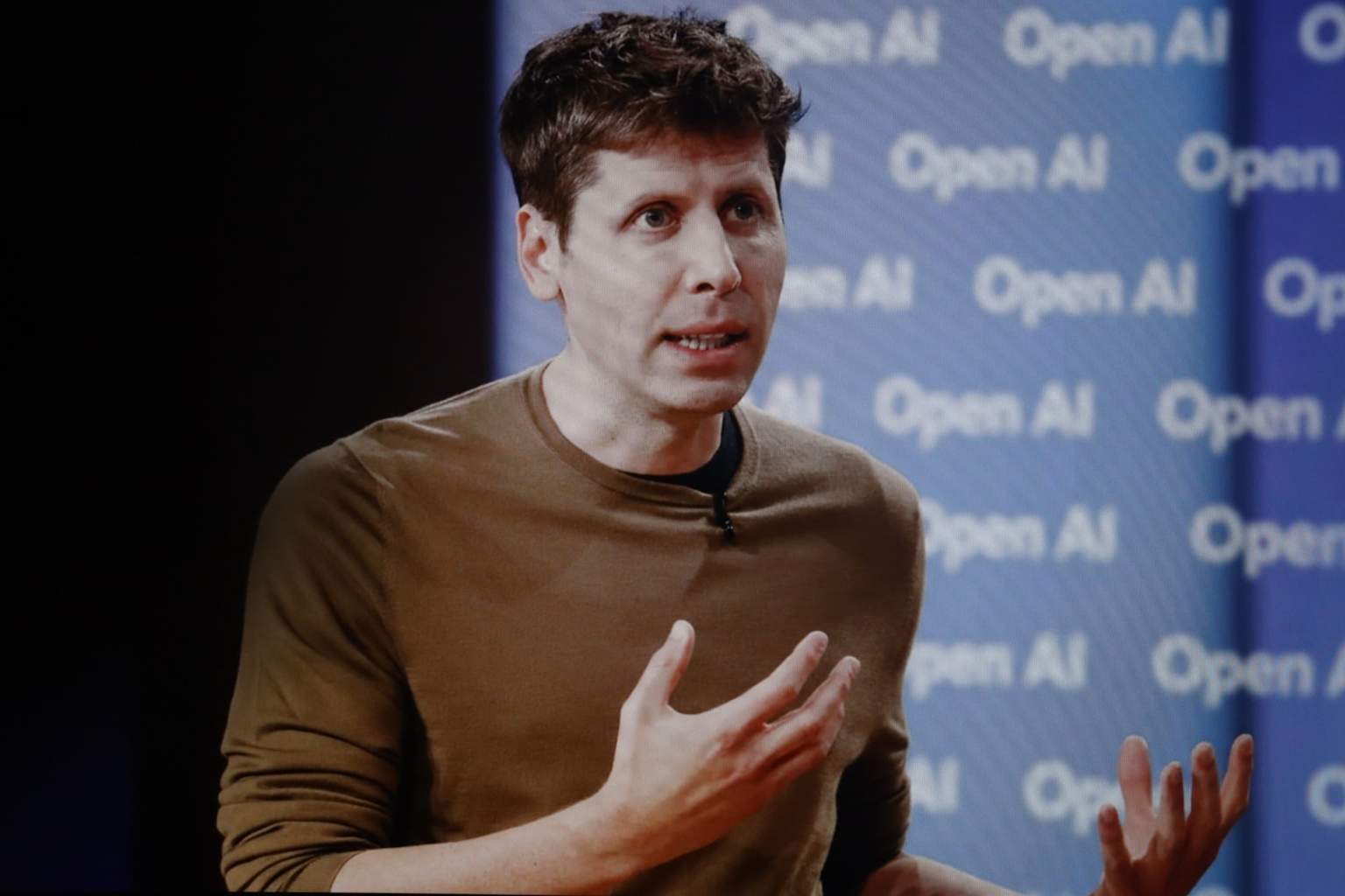 Amazon to Invest Over $10 Billion in OpenAI as AI Giants Play High-Stakes Poker